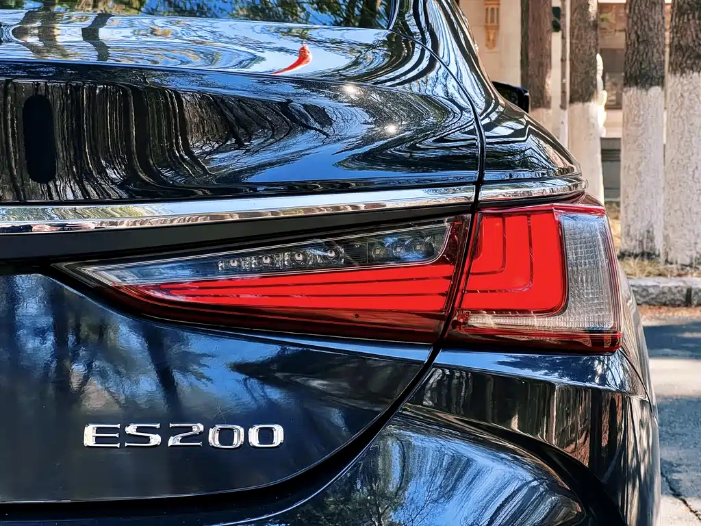 Lexus ES 2019 — фото 9