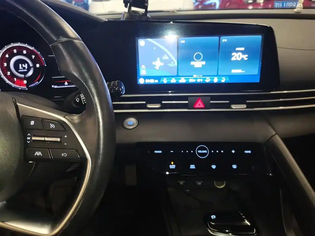 Hyundai Elantra 2021 — фото 13