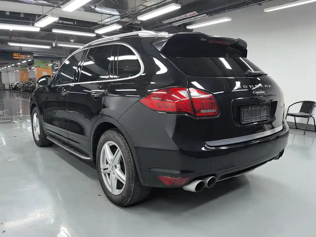 Porsche Cayenne 2013 — фото 16