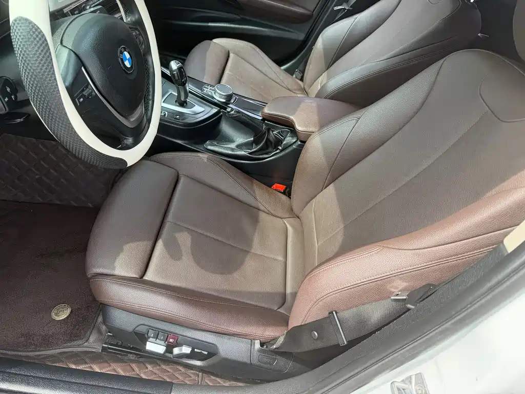 BMW 3 Series 2019 — фото 10