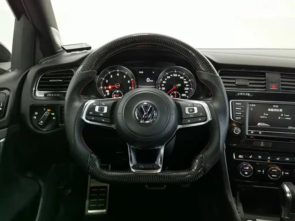 Volkswagen Golf GTI 2016 — фото 11