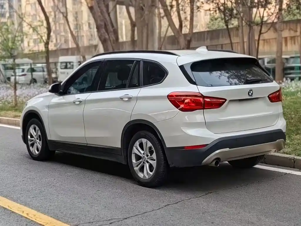 BMW X1 2017 — фото 3