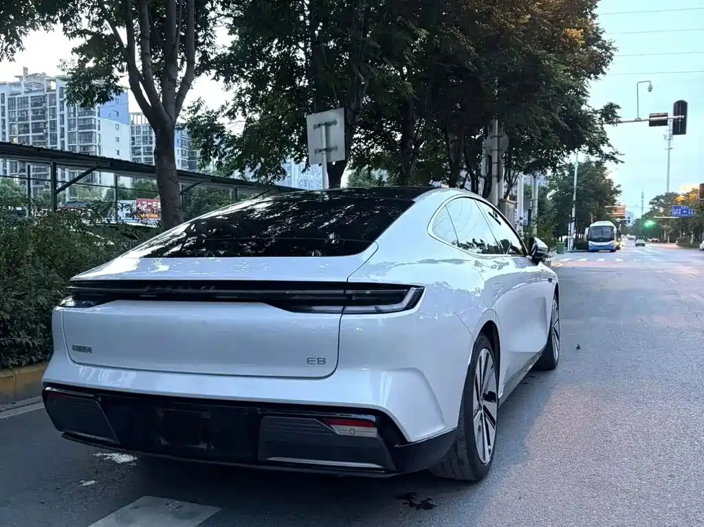 Geely Galaxy E8 2024 — фото 10