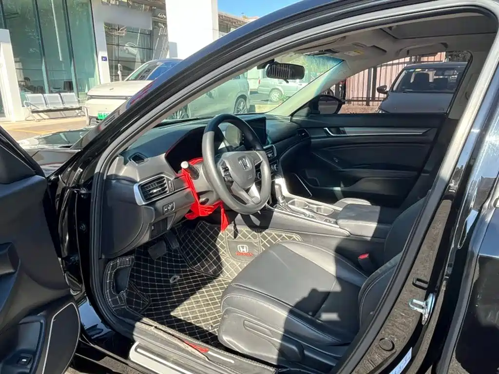 Honda Accord 2019 — фото 16