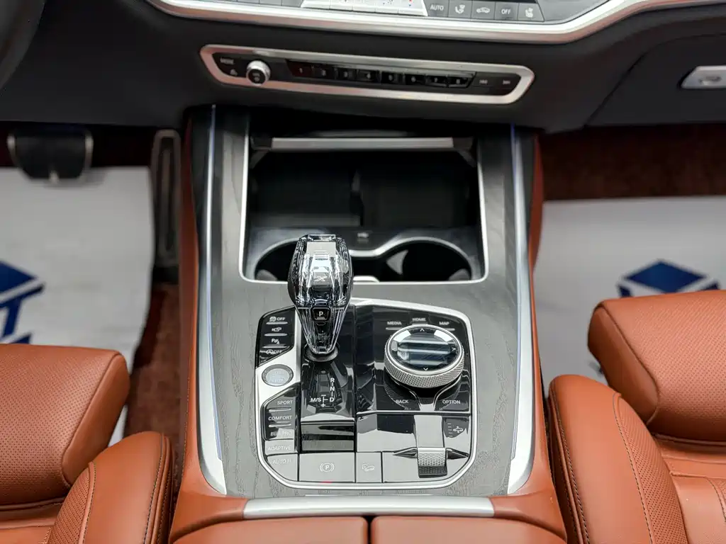 BMW X7 2021 — фото 13