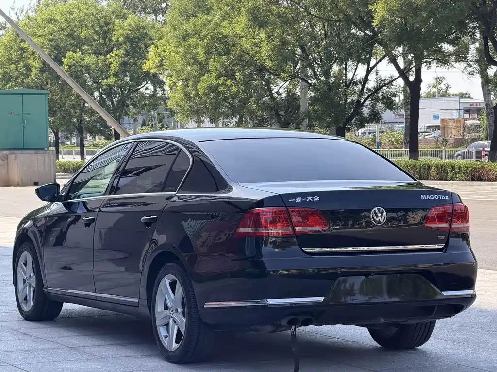 Volkswagen Magotan 2012