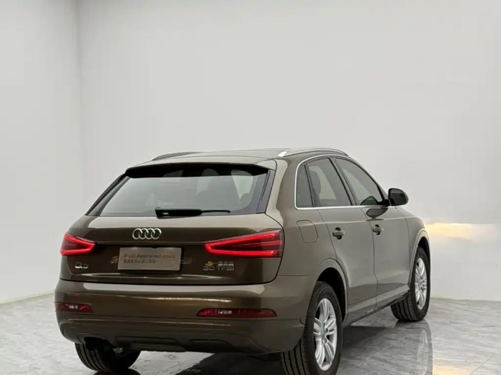 Audi Q3 2015 — фото 11