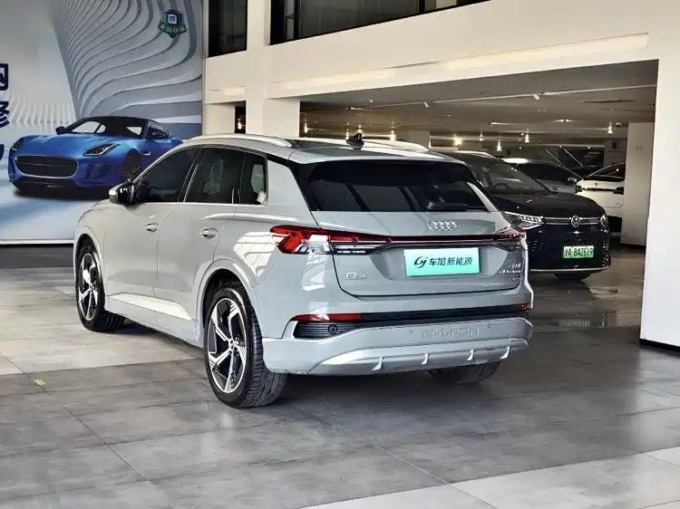 Audi Q4 e-tron 2024 — фото 7