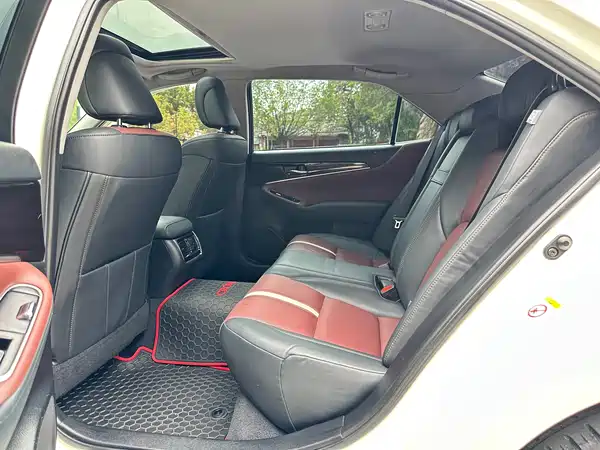 Toyota Crown 2017