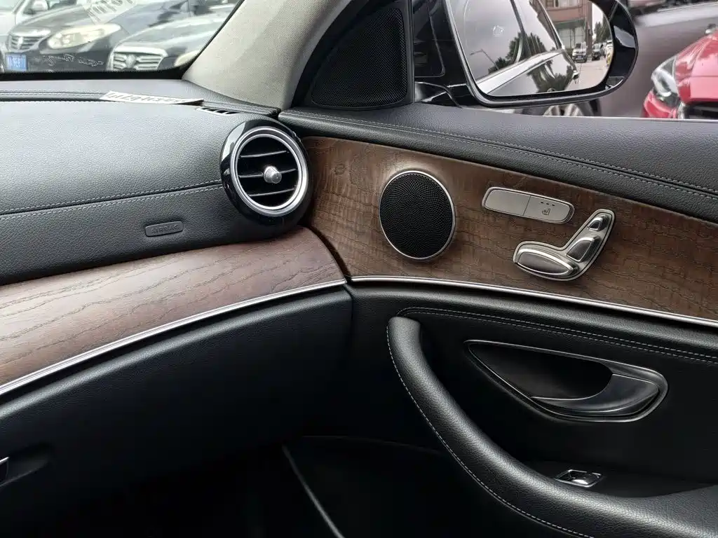 Mercedes-Benz E-Class 2018 — фото 14