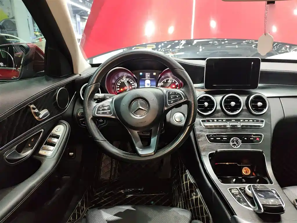 Mercedes-Benz C-Class 2018 — фото 11