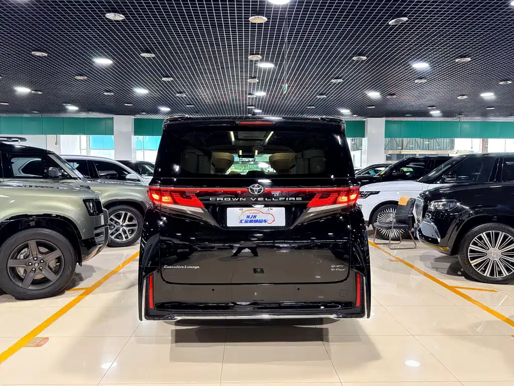 Toyota Vellfire 2023 — фото 14