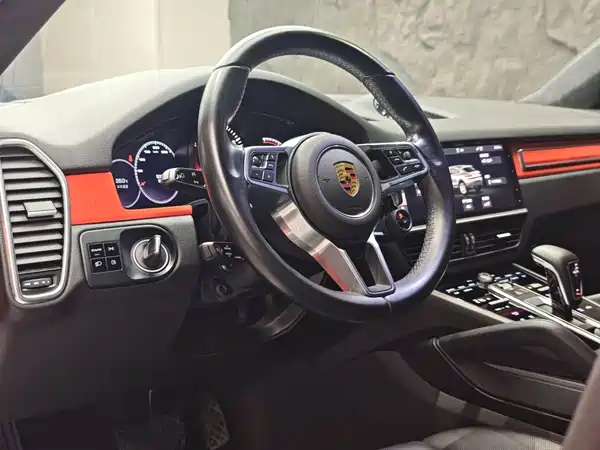 Porsche Cayenne 2021