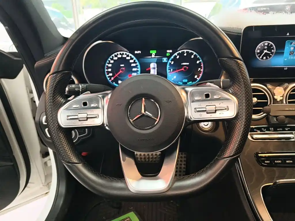 Mercedes-Benz C-Class 2020 — фото 11