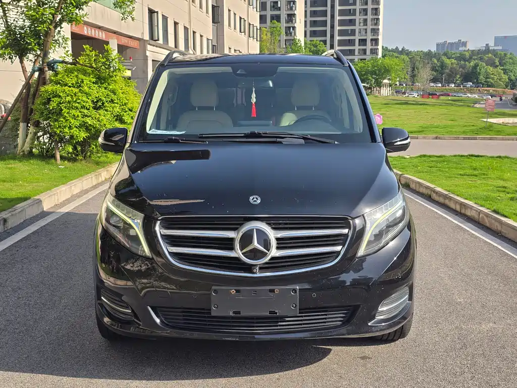 Mercedes-Benz V-Class 2017 — фото 2