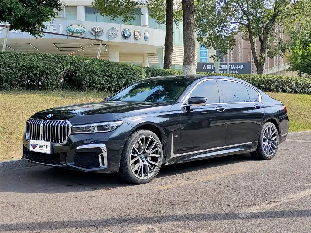 BMW 7 Series 2020 — фото 1