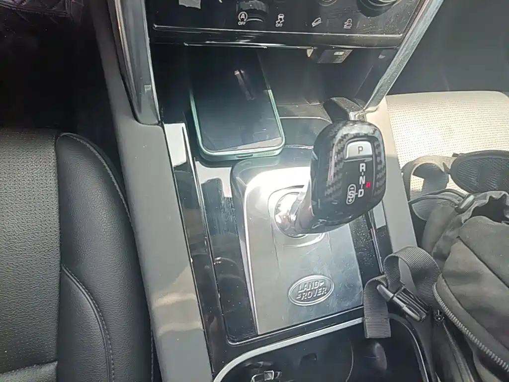 Land Rover Discovery Sport 2020 — фото 10