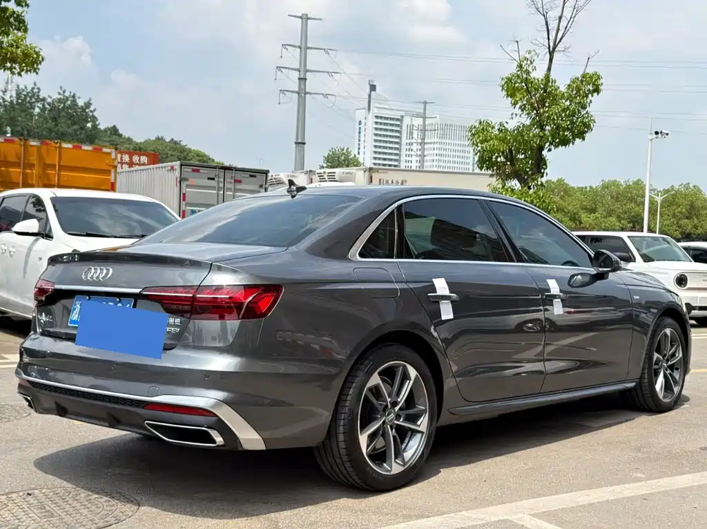 Audi A4L 2021