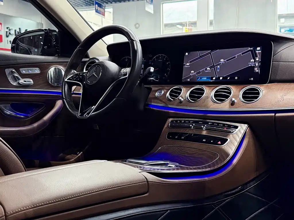 Mercedes-Benz E-Class 2023 — фото 6