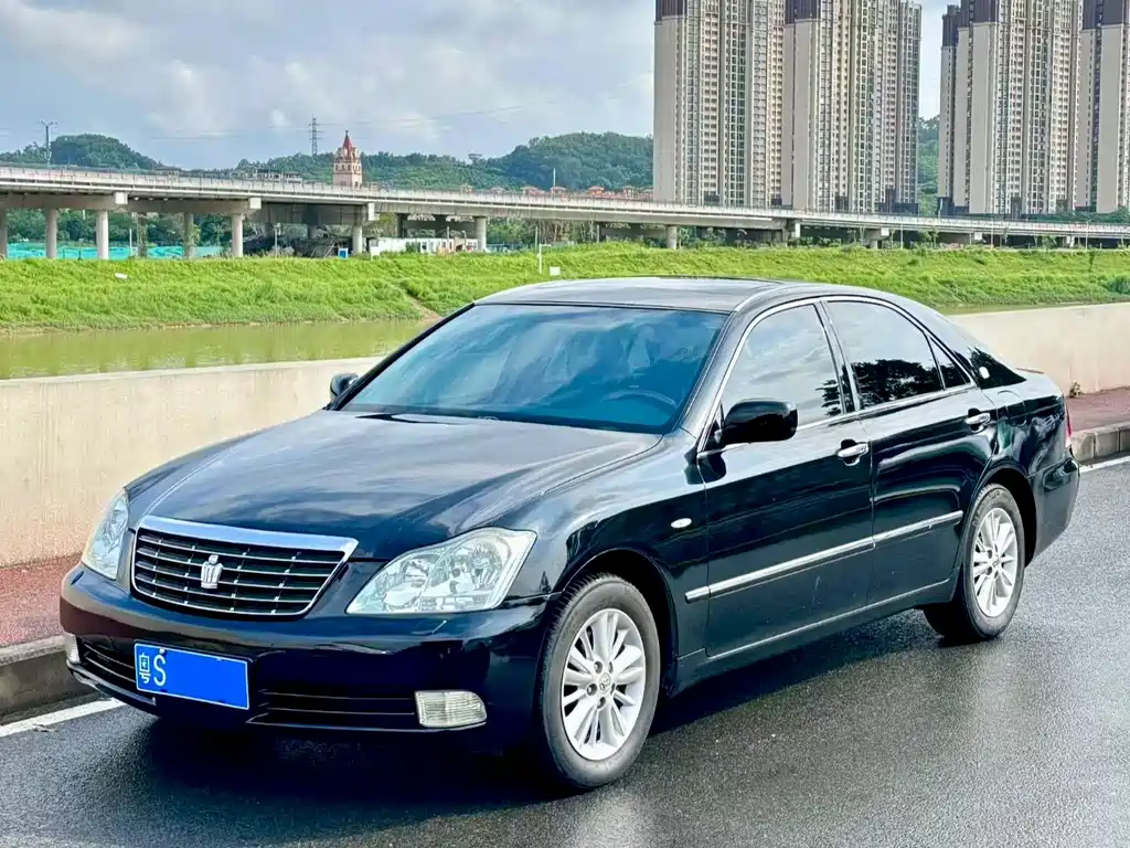 Toyota Crown 2006 — фото 1