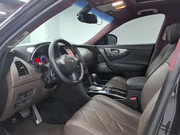 Infiniti FX 2011