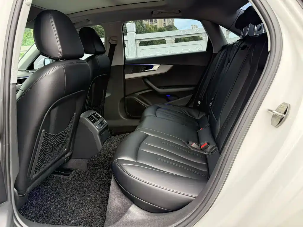 Audi A4L 2019