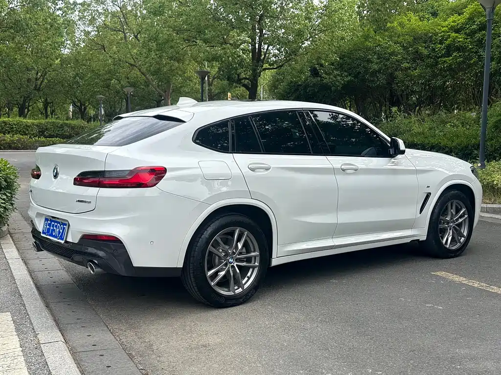 BMW X4 2020 — фото 21