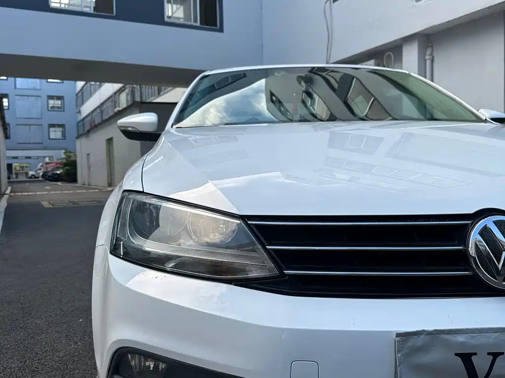 Volkswagen Sagitar 2018