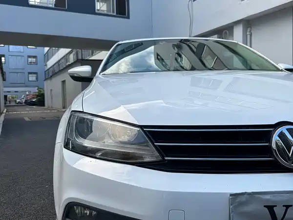 Volkswagen Sagitar 2018