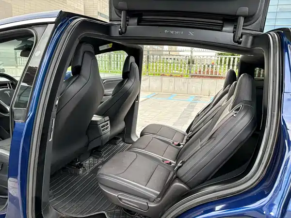 Tesla Model X 2017