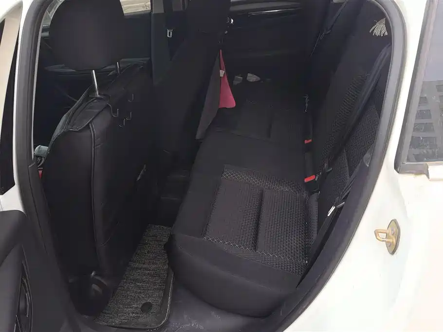 Citroen C-Quatre 2015 — фото 11