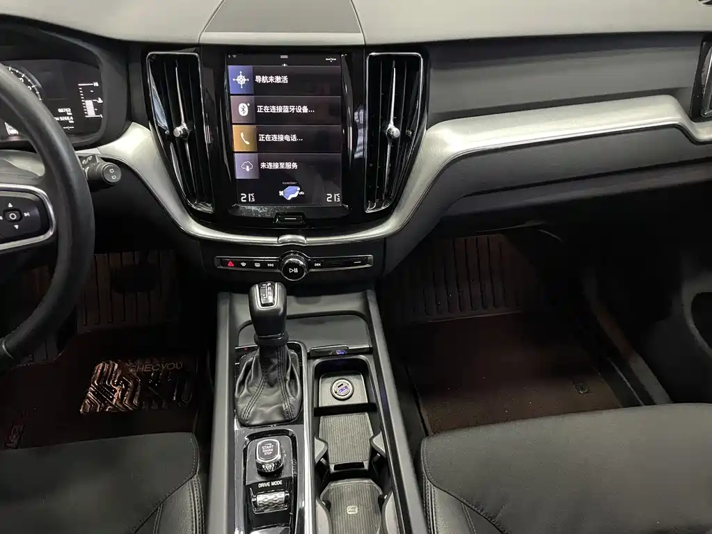 Volvo XC60 2019 — фото 14