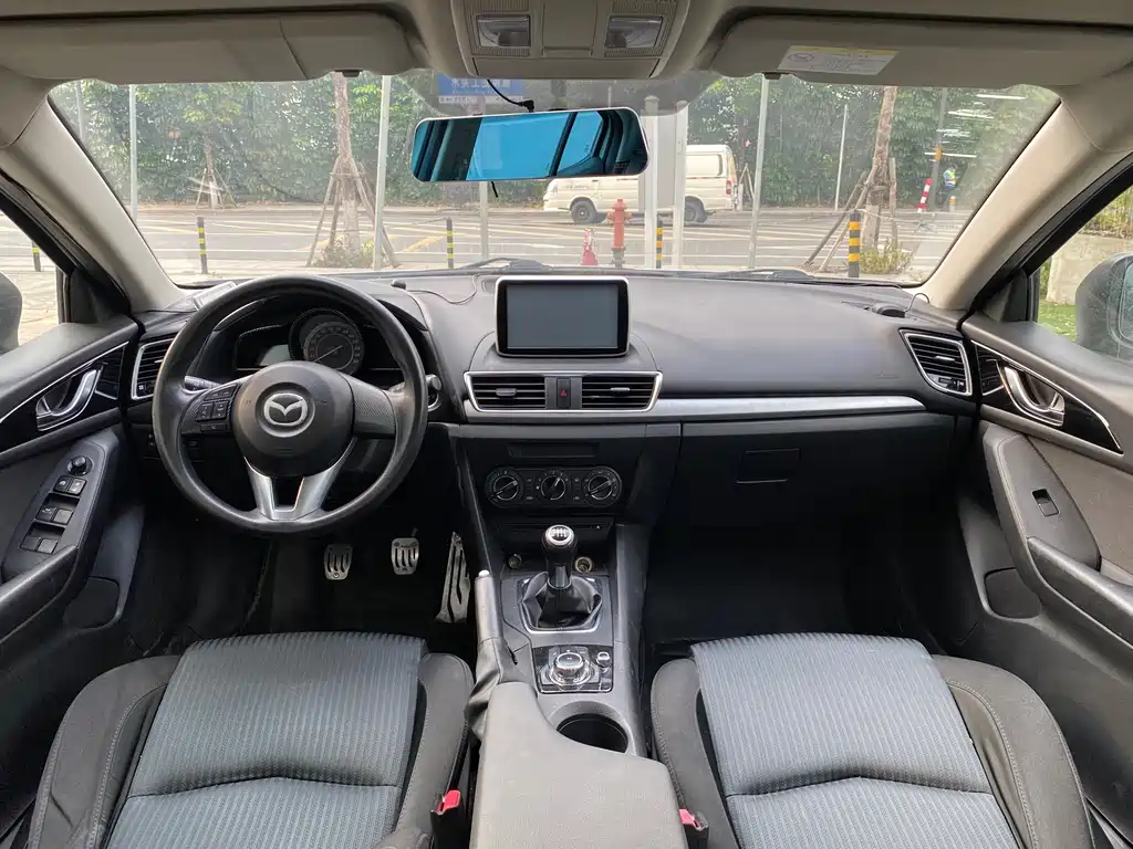 Mazda 3 Axela 2015 — фото 5