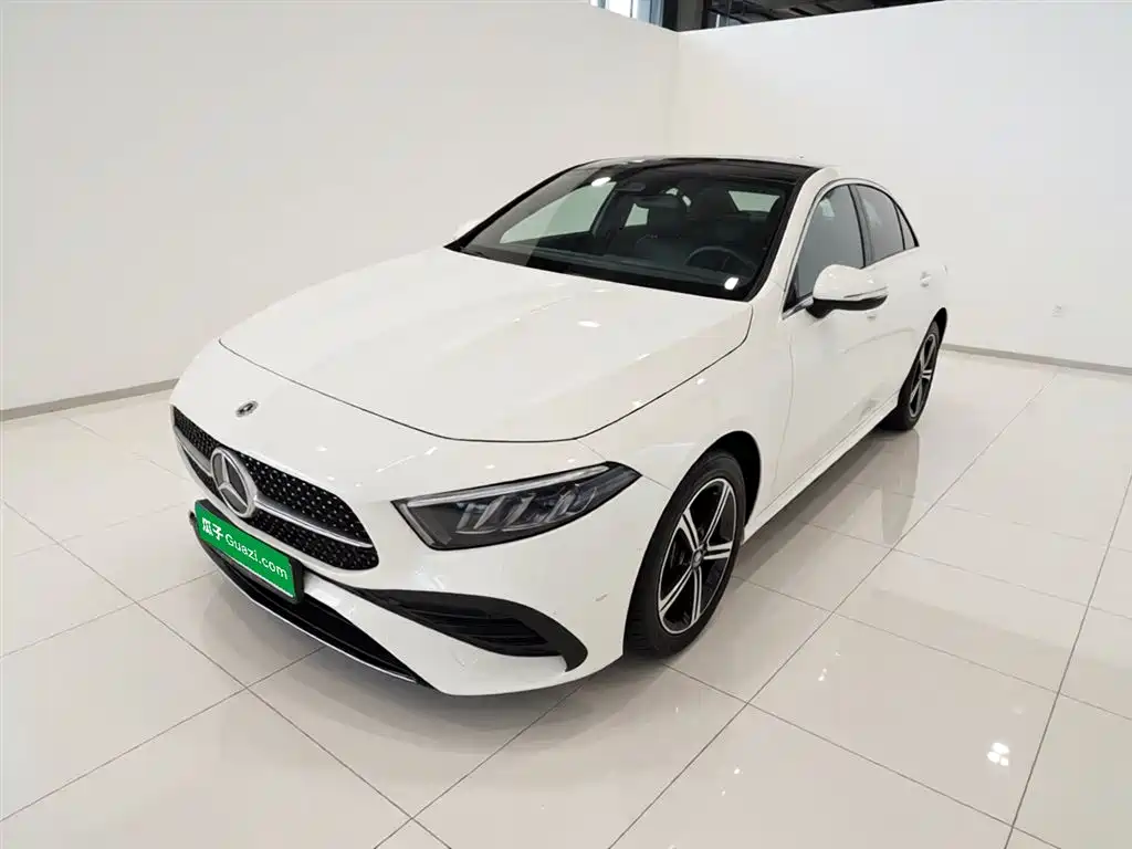 Mercedes-Benz A-Class 2024 — фото 3