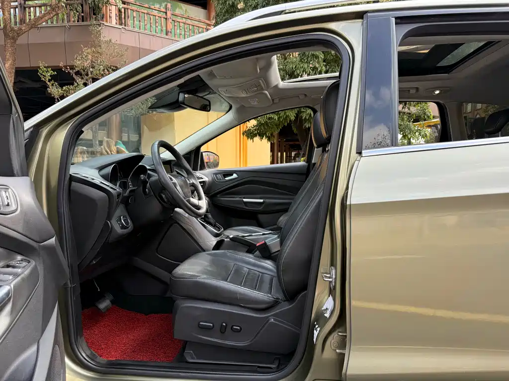 Ford Kuga 2015 — фото 6