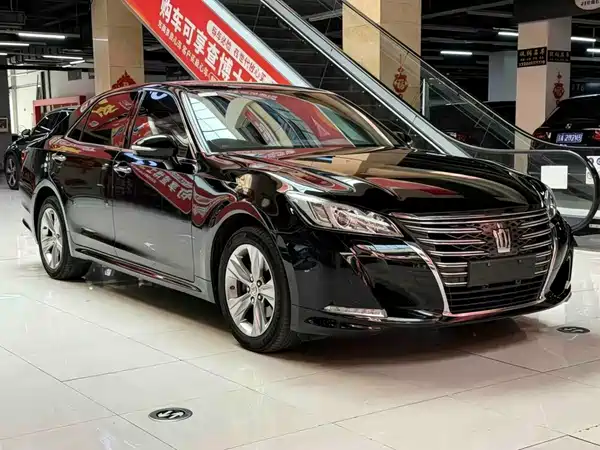 Toyota Crown 2017