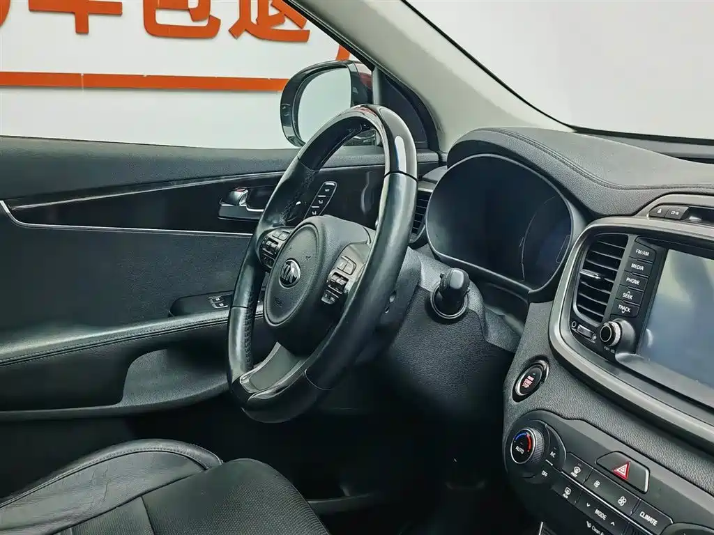 Kia Sorento 2015 — фото 22