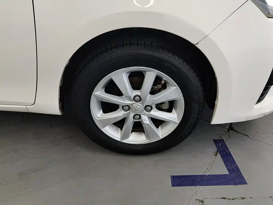 Toyota Yaris L 2014