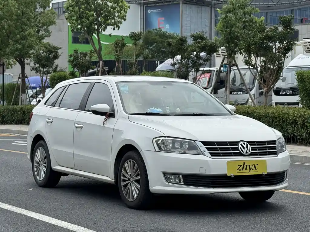 Volkswagen Gran Lavida 2015