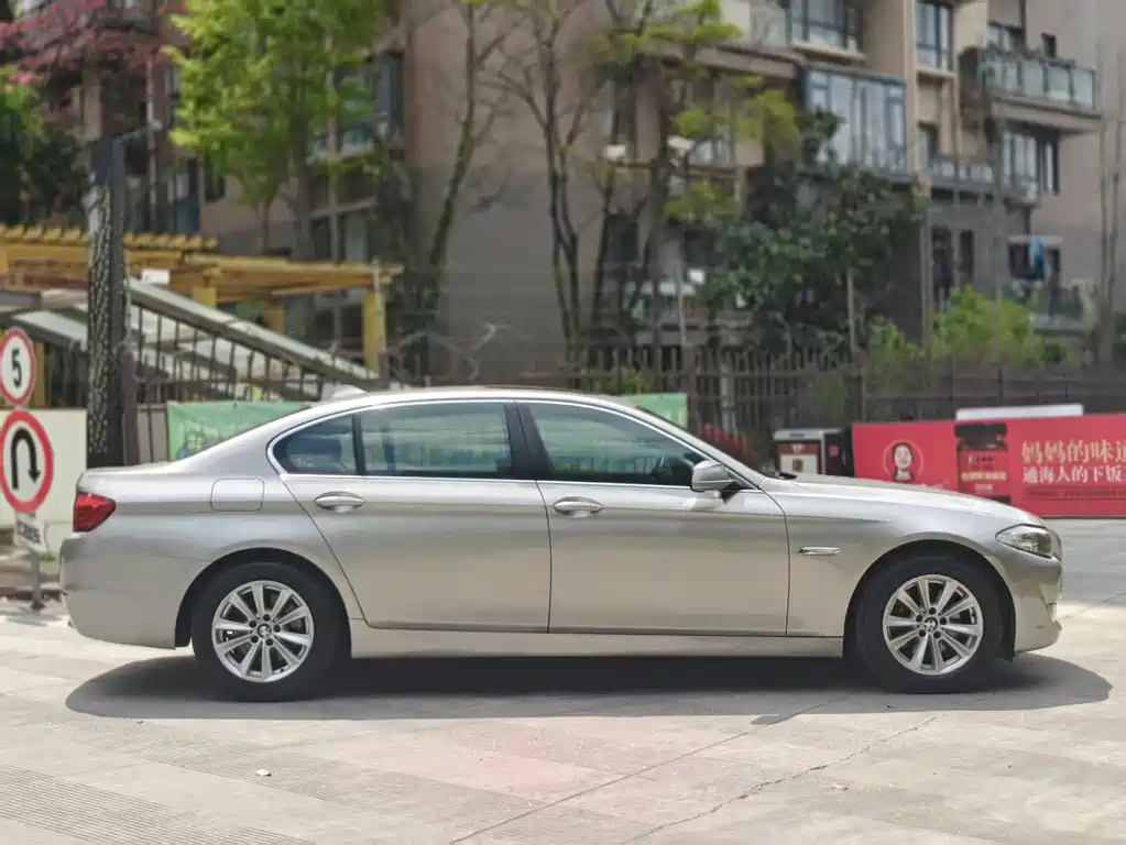BMW 5 Series 2013 — фото 15