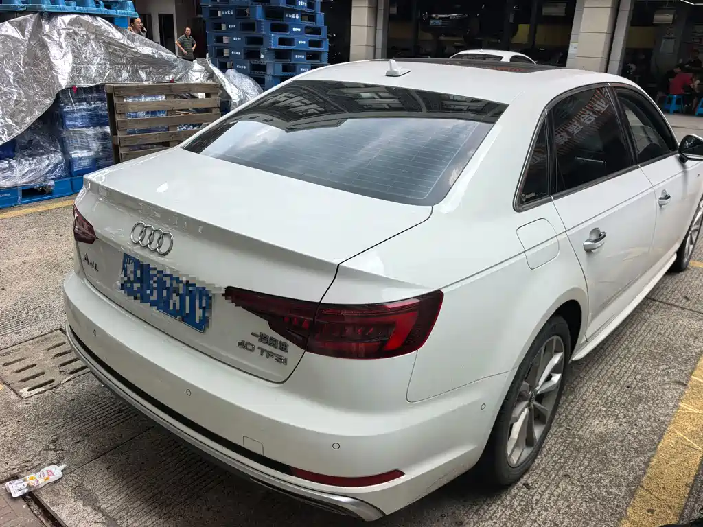 Audi A4L 2019