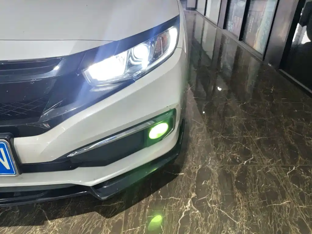 Honda Civic 2021 — фото 18