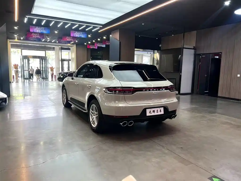 Porsche Macan 2020 — фото 18