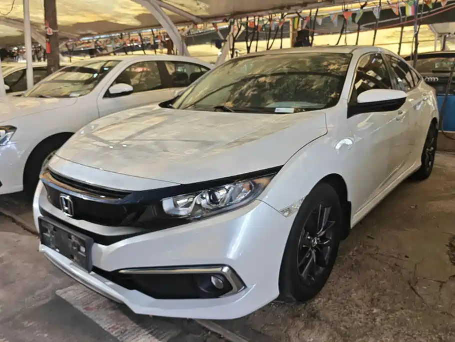 Honda Civic 2021 — фото 1