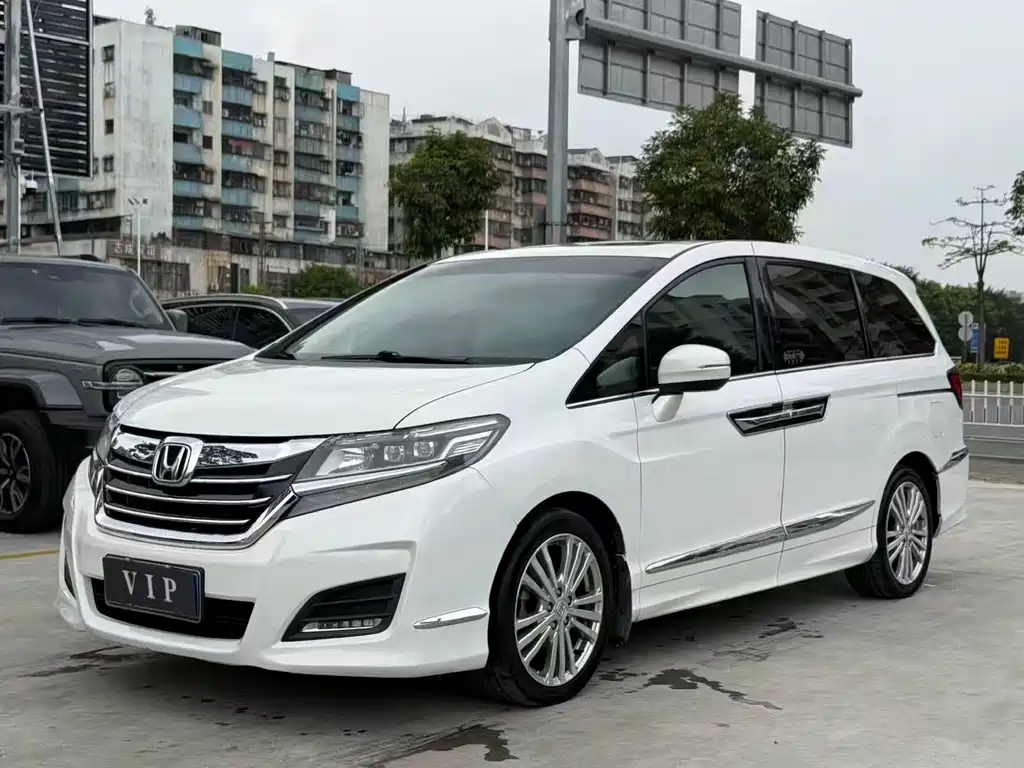 Honda Elysion 2018 — фото 1