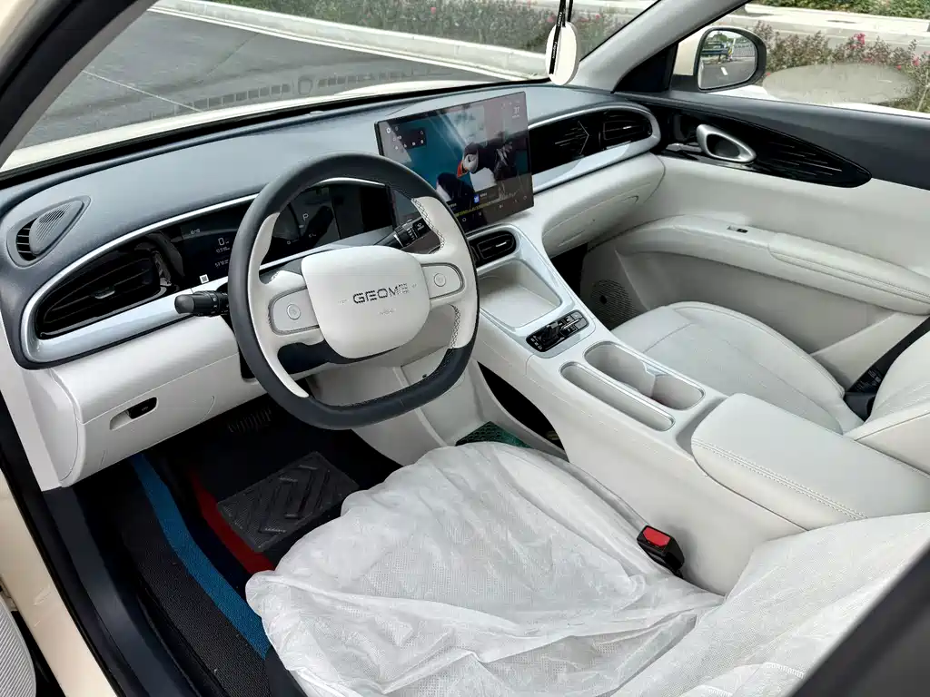 Geely Galaxy Starwish 2025 — фото 4