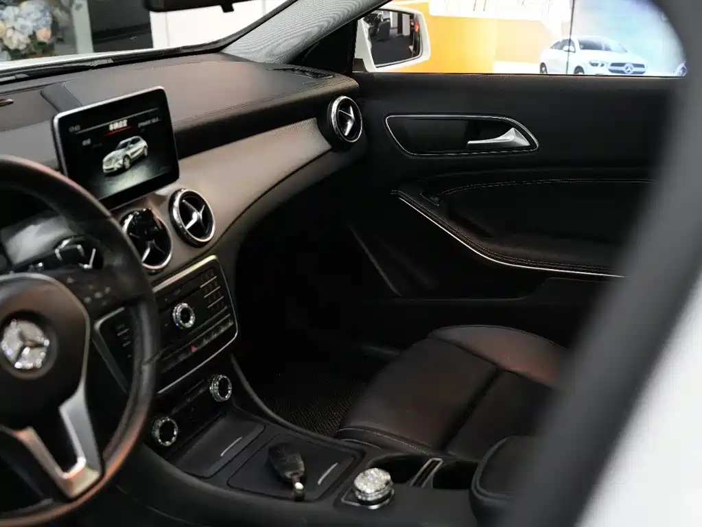 Mercedes-Benz GLA 2016 — фото 10