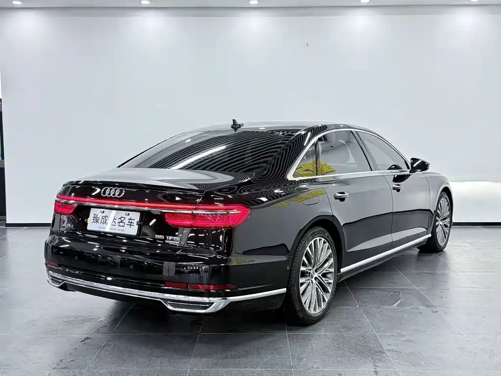 Audi A8 2020 — фото 5