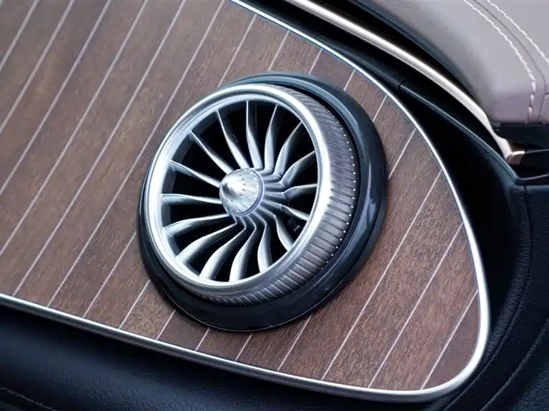 Mercedes-Benz EQE 2025 — фото 12
