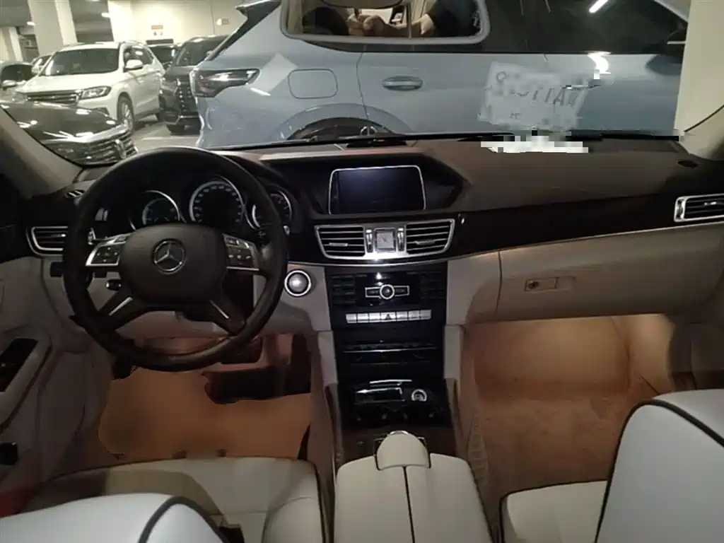 Mercedes-Benz E-Class 2015 — фото 17